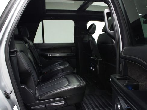 Used 2021 Ford Expedition Max Limited AWD/4WD image 16