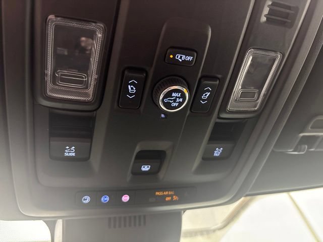 Used 2025 GMC Yukon AT4 AWD/4WD image 37