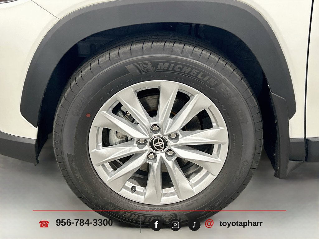 New 2026 Toyota Corolla Cross LE w/ Moonroof Package FWD image 29