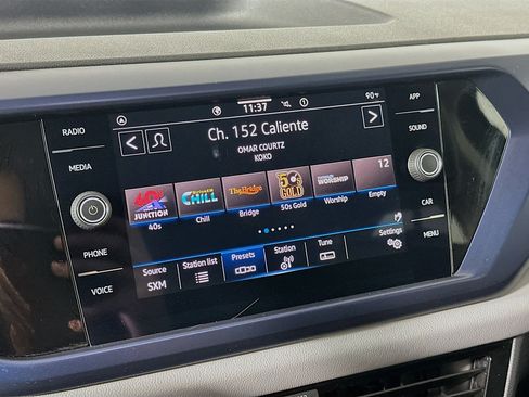 Used 2022 Volkswagen Taos SE w/ Panoramic Sunroof Package FWD image 19