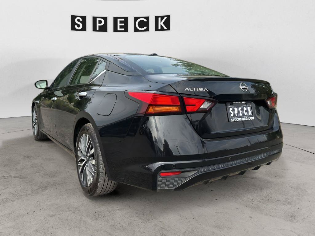 Used 2024 Nissan Altima 2.5 SV FWD image 3