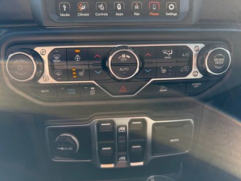 Used 2023 Jeep Wrangler Unlimited Sahara w/ Cold Weather Group image 12