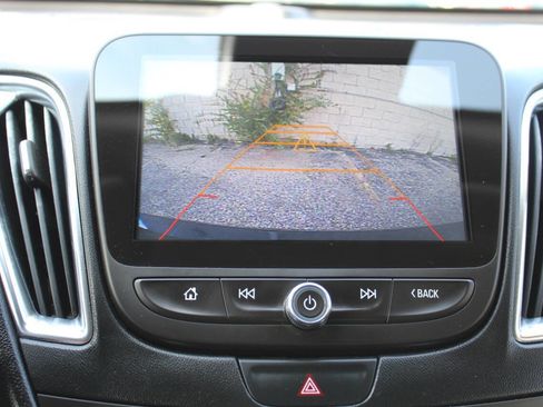 Used 2017 Chevrolet Malibu LT w/ Leather Package image 21