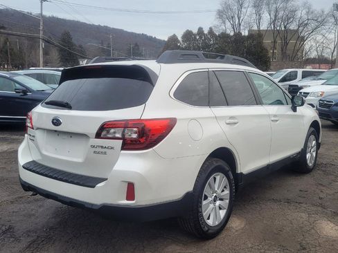 Used 2015 Subaru Outback 2.5i Premium image 8