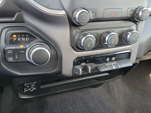 Used 2024 RAM 2500 Big Horn w/ Bed Utility Group AWD/4WD image 17