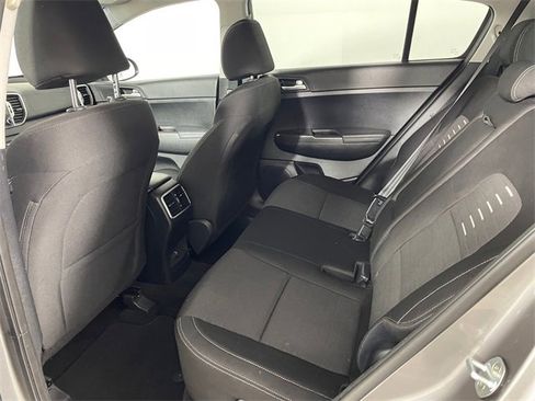 Used 2018 Kia Sportage LX image 17