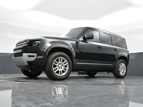 Used 2024 Land Rover Defender 110 S image 34