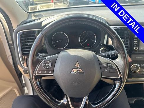 Used 2016 Mitsubishi Outlander SEL FWD image 8