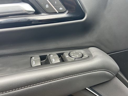 Used 2025 Chevrolet Tahoe LT AWD/4WD image 29