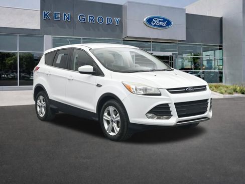 Used 2015 Ford Escape SE image 1