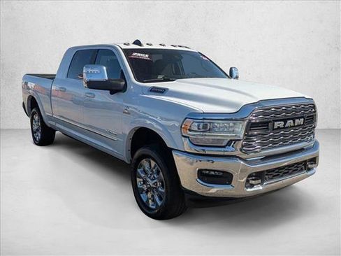 Used 2024 RAM 2500 Limited image 3