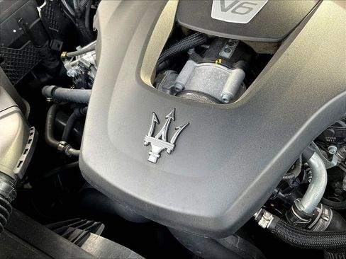 Used 2022 Maserati Levante GT AWD/4WD image 30