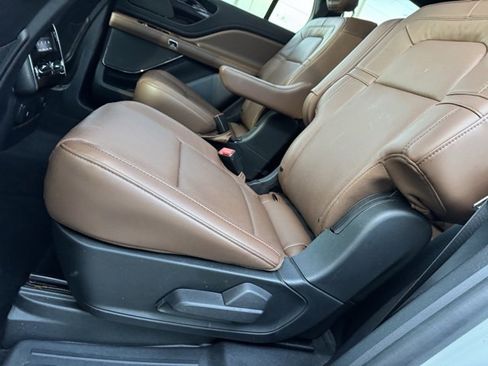 Used 2022 Lincoln Aviator Reserve w/ Elements Package Plus image 11