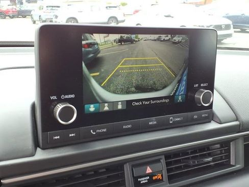 Certified 2025 Honda Pilot Sport image 17