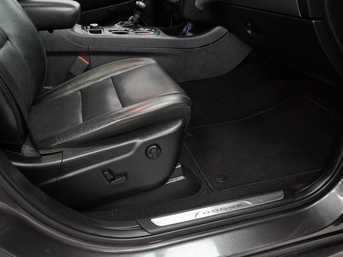 Used 2020 Dodge Durango R/T w/ Blacktop Package AWD/4WD image 34