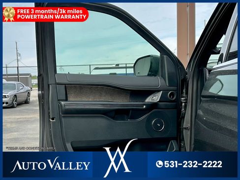 Used 2019 Ford Expedition Limited w/ Equipment Group 302A AWD/4WD image 12