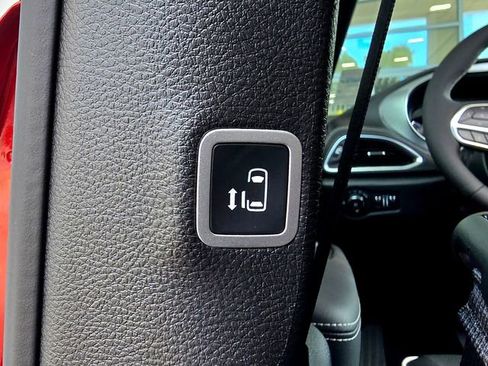 New 2026 Chrysler Pacifica Limited image 20