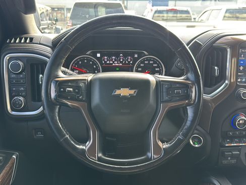 Used 2019 Chevrolet Silverado 1500 High Country image 2