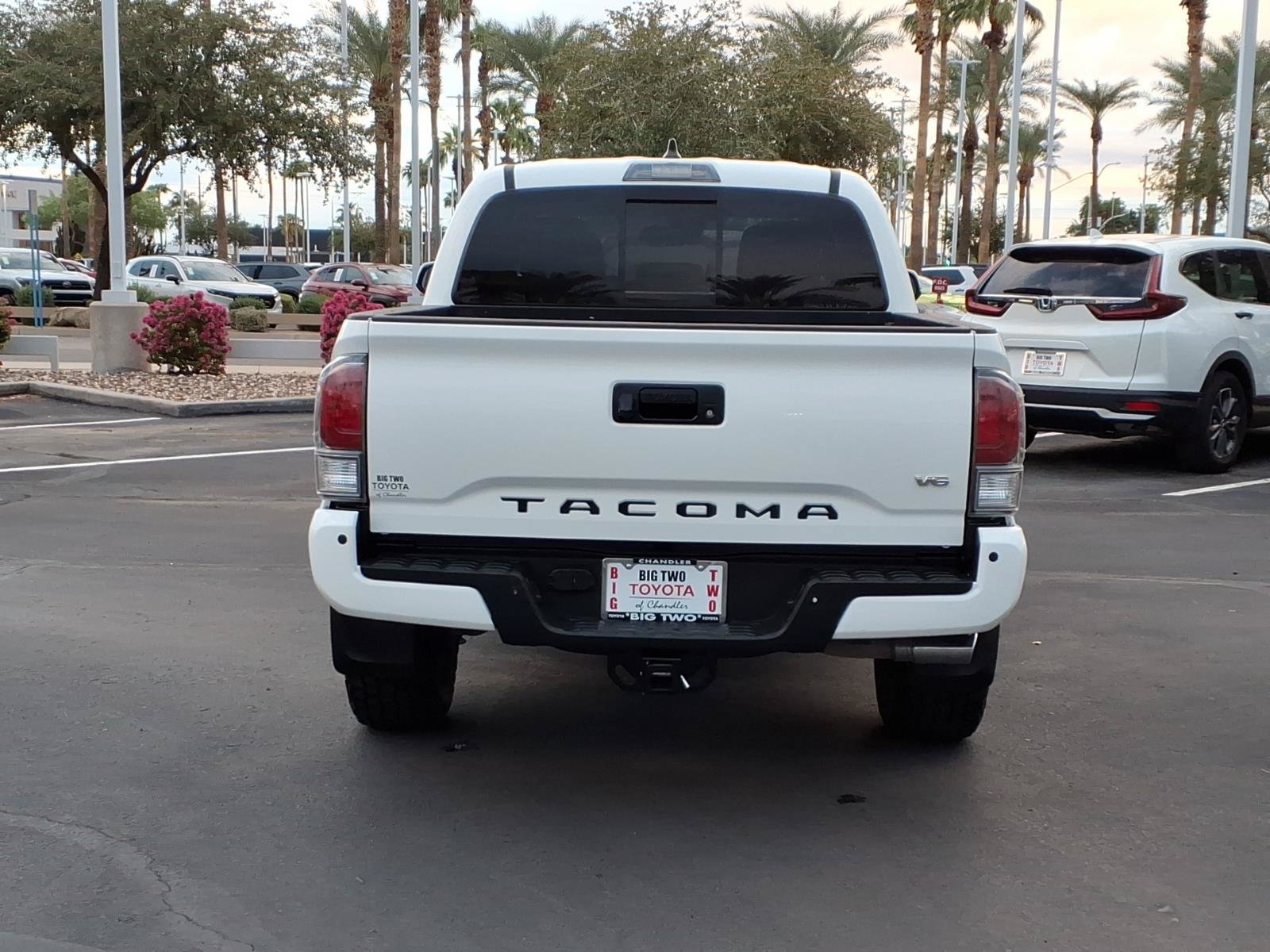 Used 2022 Toyota Tacoma TRD Sport w/ Technology Package AWD/4WD image 5