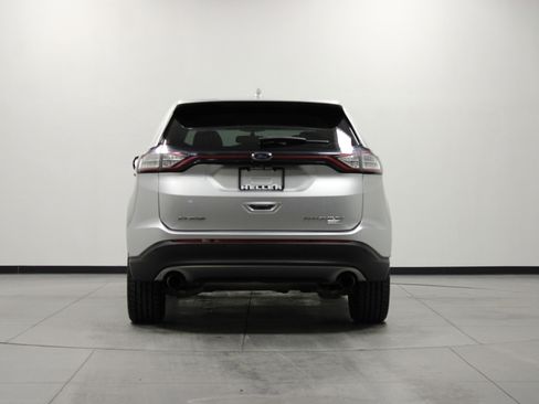 Used 2016 Ford Edge Titanium w/ Technology Package image 5