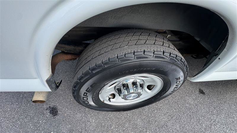 Used 2017 Chevrolet Express 3500 LS RWD image 29