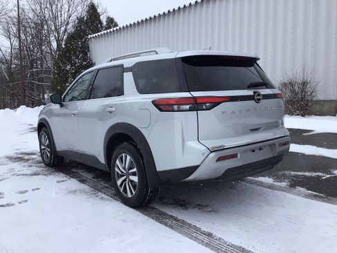 Used 2022 Nissan Pathfinder SL image 5