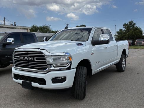Used 2024 RAM 2500 Laramie w/ Safety Group AWD/4WD image 1