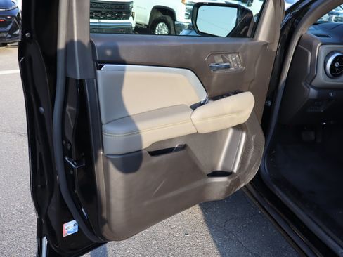 Used 2026 Chevrolet Colorado ZR2 w/ Technology Package AWD/4WD image 16