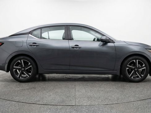 Used 2025 Nissan Sentra SV FWD image 11
