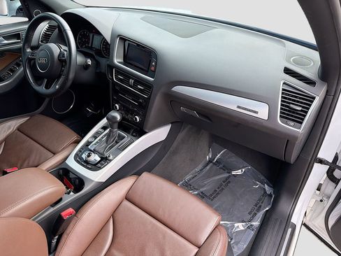 Used 2017 Audi Q5 2.0T Premium Plus w/ Technology Package image 14