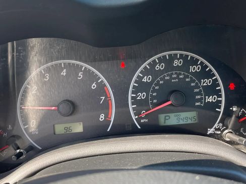Used 2013 Toyota Corolla LE FWD image 35