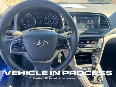 Used 2017 Hyundai Elantra SE image 13
