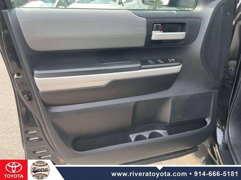 Used 2019 Toyota Tundra Limited w/ Limited Premium Package AWD/4WD image 17