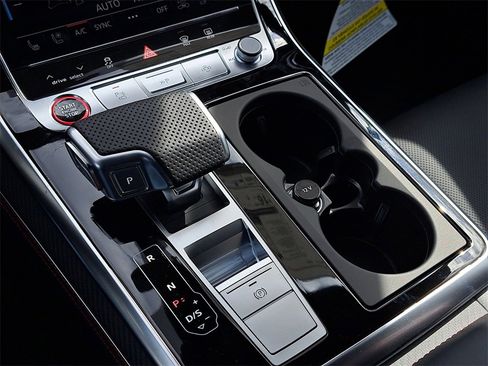 New 2026 Audi SQ7 Prestige image 14