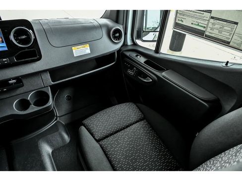 New 2025 Mercedes-Benz Sprinter 2500 image 6