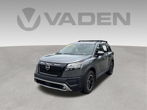 Used 2025 Nissan Pathfinder Rock Creek AWD/4WD image 1