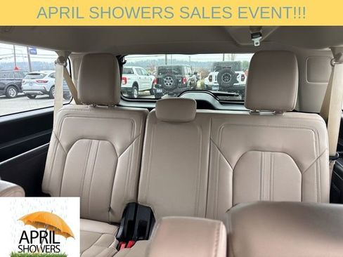 Used 2022 Ford Expedition Max Limited image 12