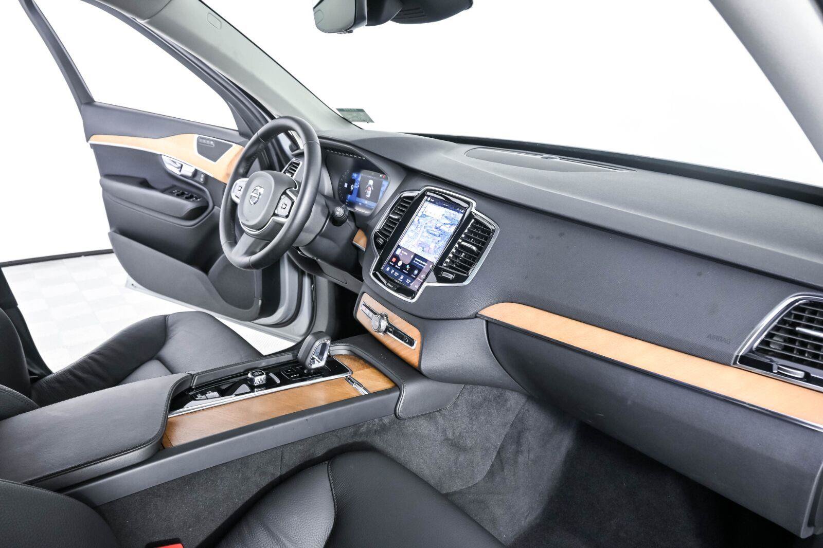 Certified 2024 Volvo XC90 B5 Plus AWD/4WD image 23