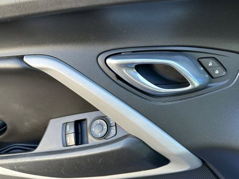 Used 2018 Chevrolet Camaro SS image 11