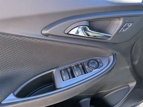 Used 2024 Chevrolet Malibu LT image 11