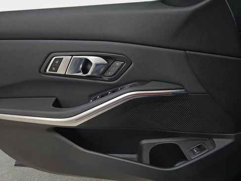 Used 2020 BMW 330i xDrive Sedan w/ Convenience Package image 27