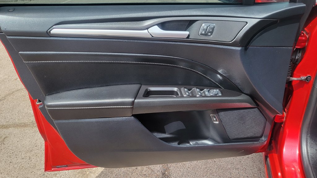 Used 2020 Ford Fusion Energi Titanium FWD image 24