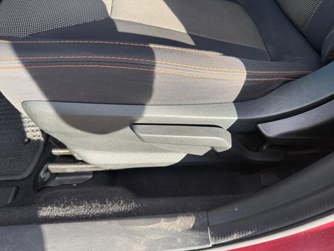 Used 2018 Subaru Crosstrek 2.0i Premium w/ Eyesight System image 12