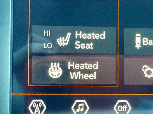 Used 2020 Jeep Cherokee Latitude Plus w/ Cold Weather Group image 22