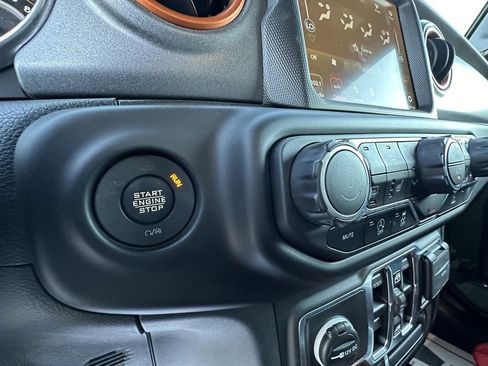 Used 2023 Jeep Gladiator Mojave w/ Cold Weather Group image 26