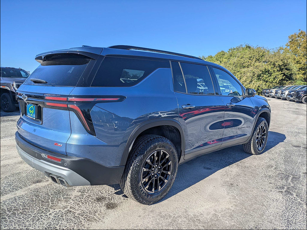 Used 2024 Chevrolet Traverse Z71 AWD/4WD image 21