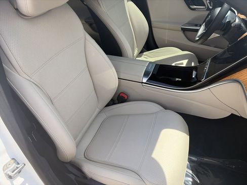 Used 2024 Mercedes-Benz C 300 Sedan image 31