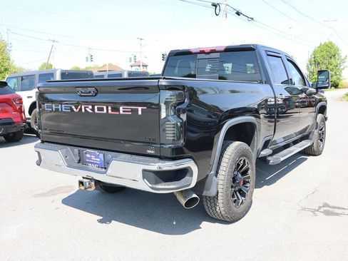Used 2022 Chevrolet Silverado 2500 LTZ w/ LTZ Plus Package AWD/4WD image 7