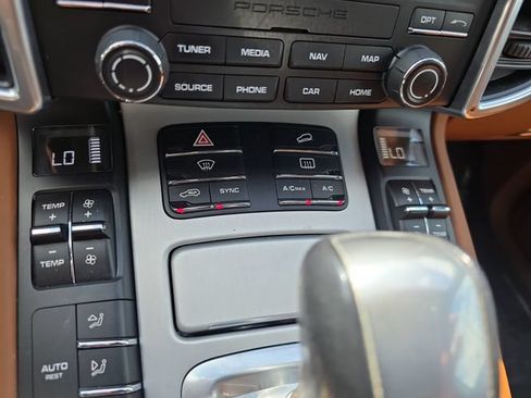 Used 2018 Porsche Cayenne GTS AWD/4WD image 27