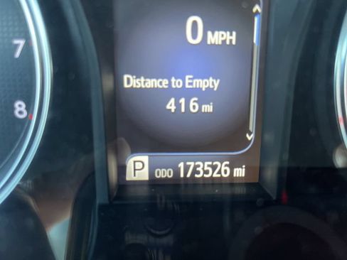 Used 2016 Toyota Camry SE FWD image 9